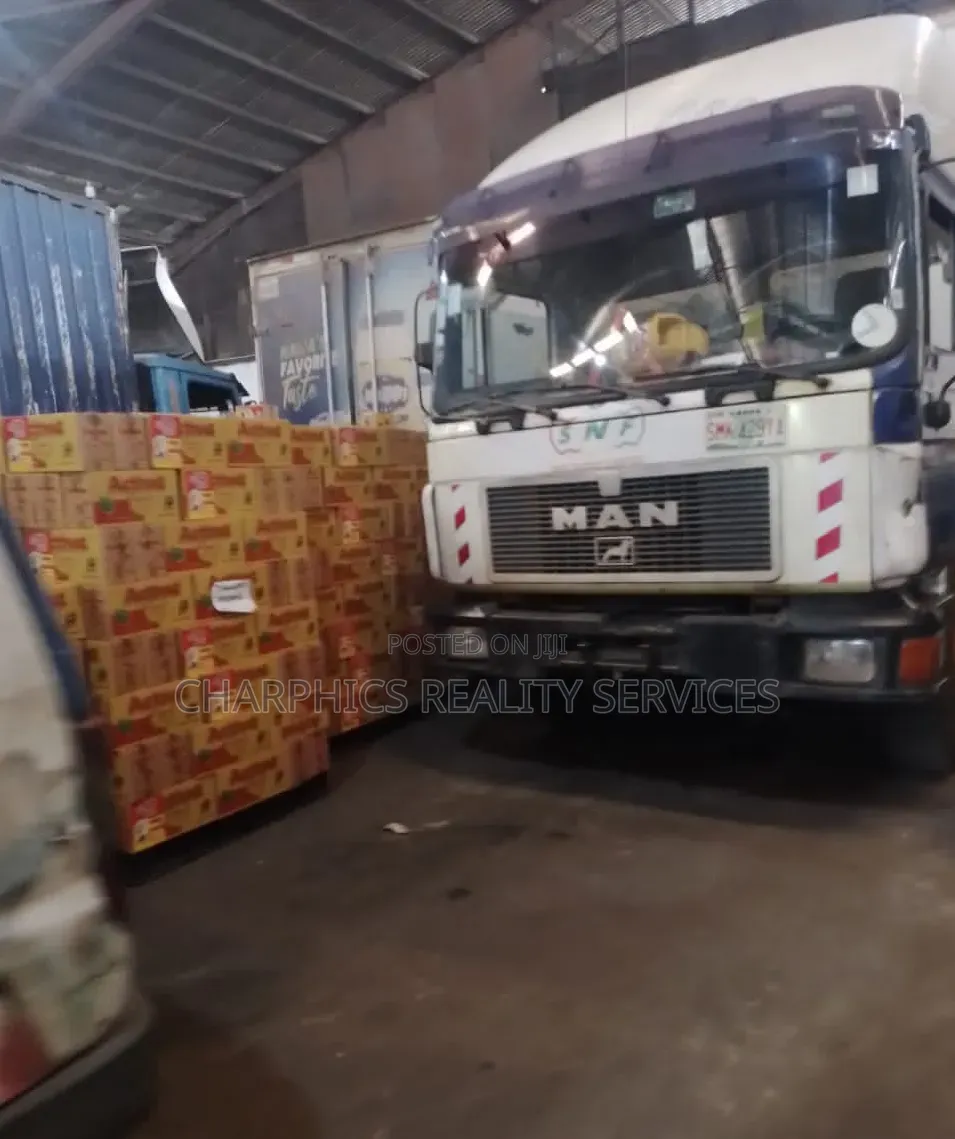 1,500sqm Warehouse Space at Ilupeju,
