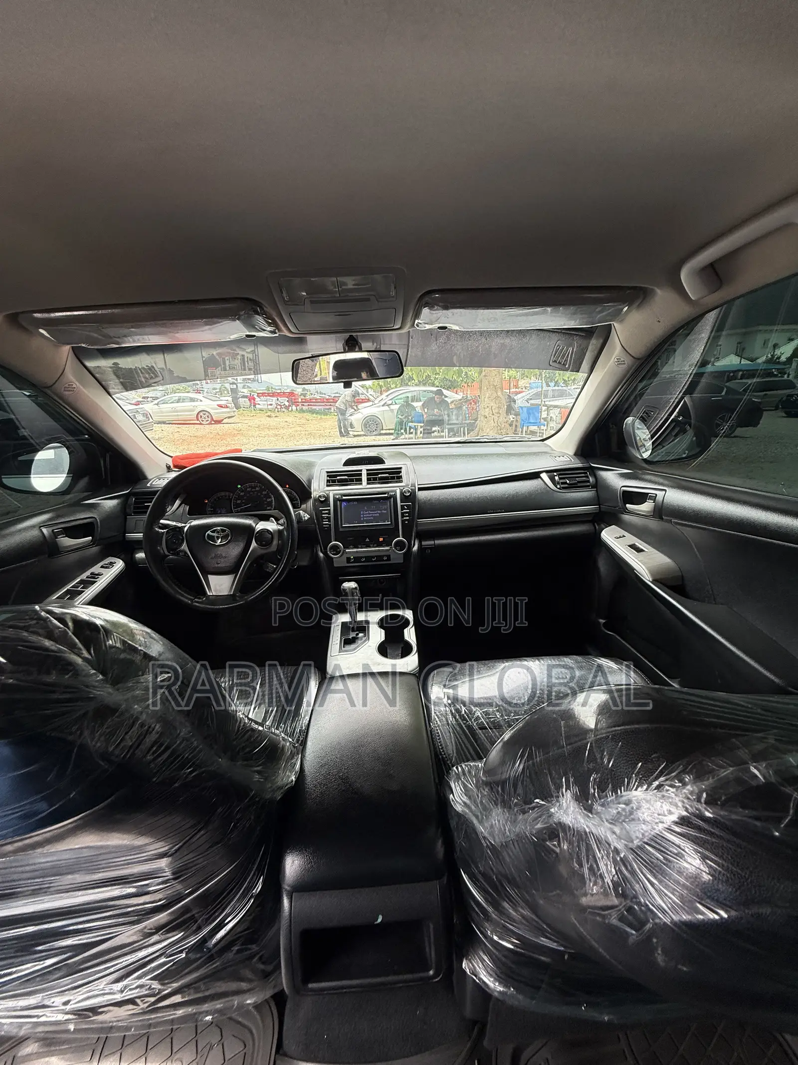 Toyota Camry SE 4dr Sedan (2.5L 4cyl 6A) 2013 White