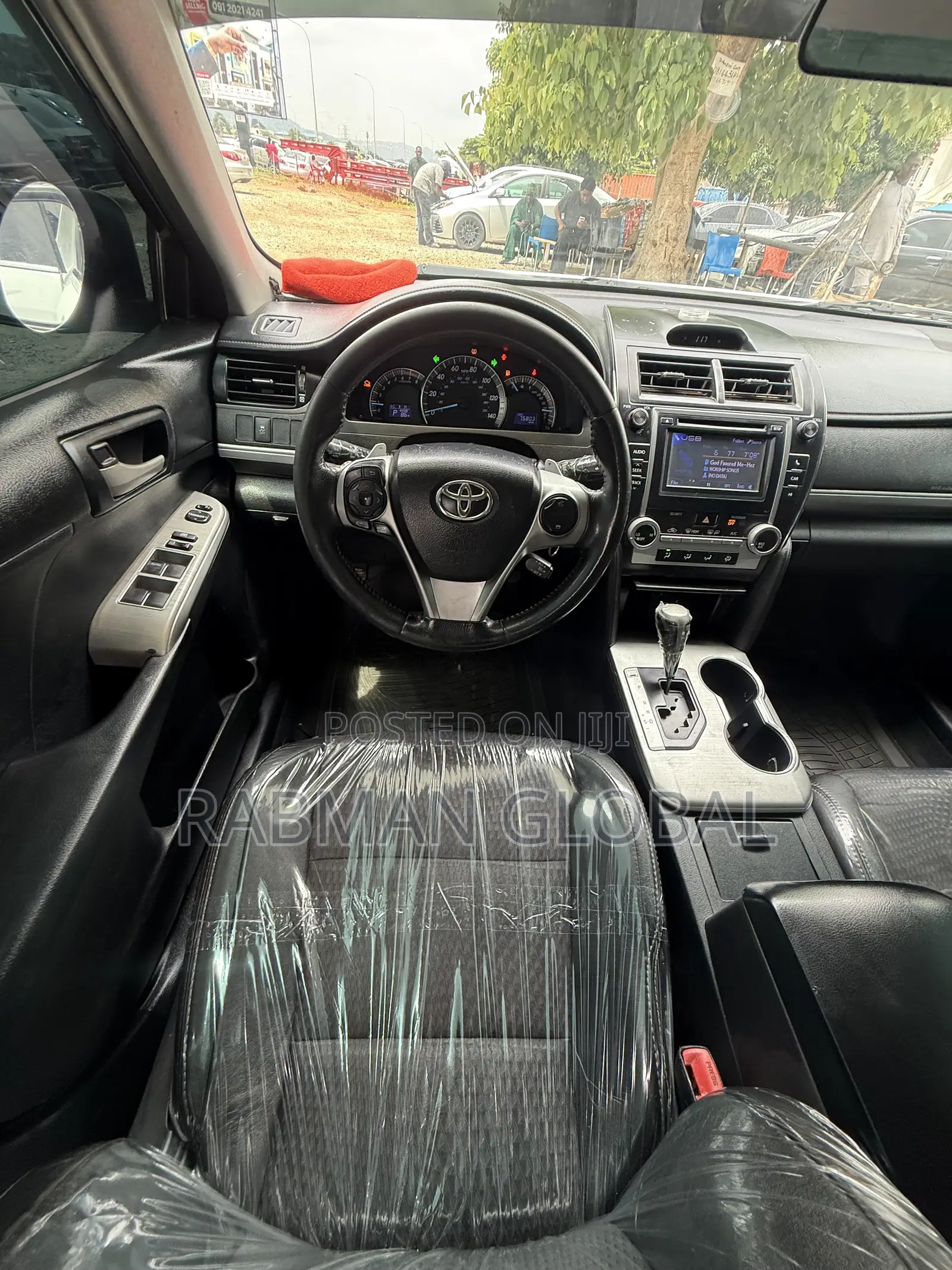 Toyota Camry SE 4dr Sedan (2.5L 4cyl 6A) 2013 White
