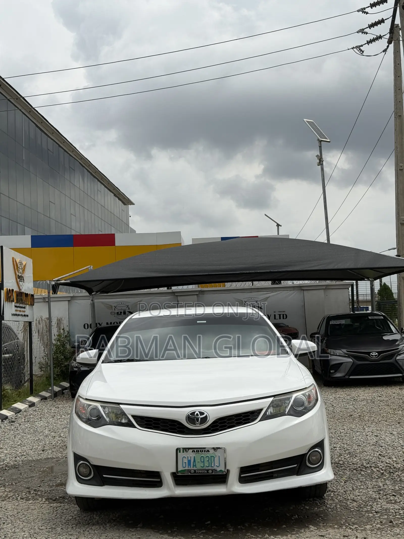 Toyota Camry SE 4dr Sedan (2.5L 4cyl 6A) 2013 White