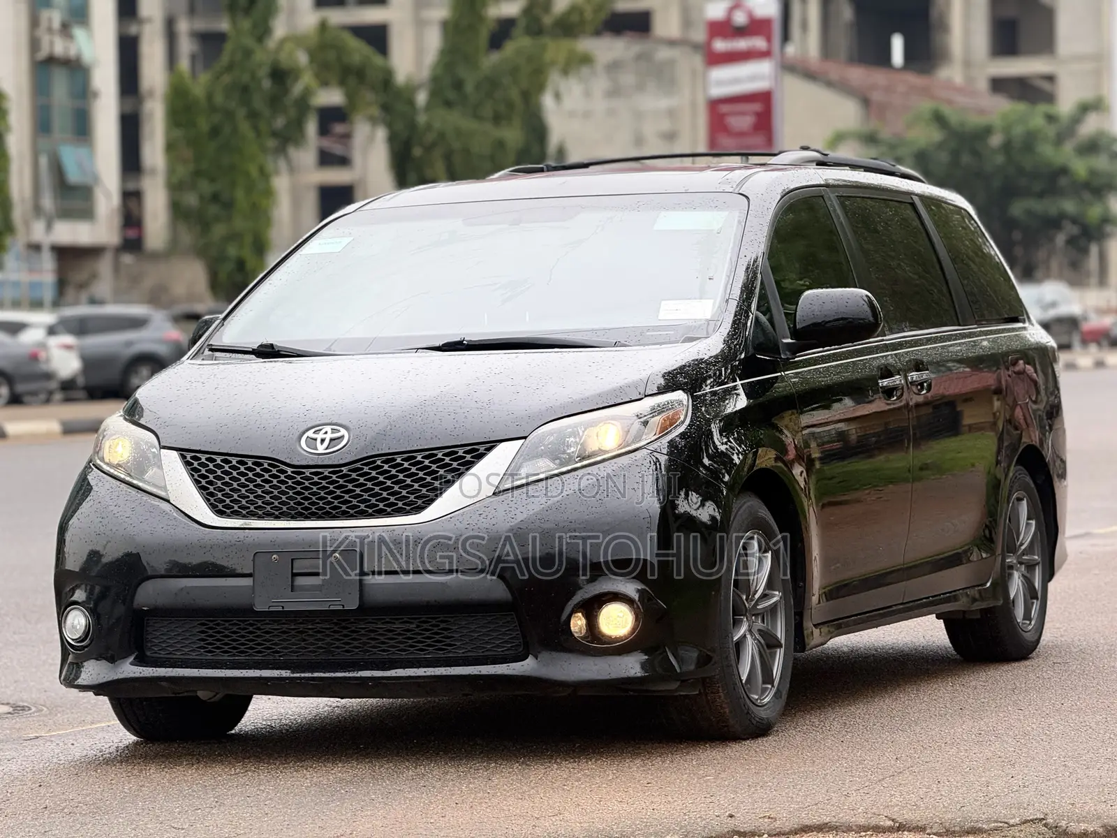 Toyota Sienna SE Premium 8-Passenger 4dr Minivan (3.5L 6cyl 6A) 2015 Gray 