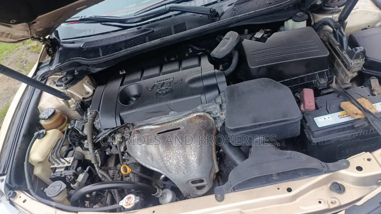 Toyota Camry 2011 Gold