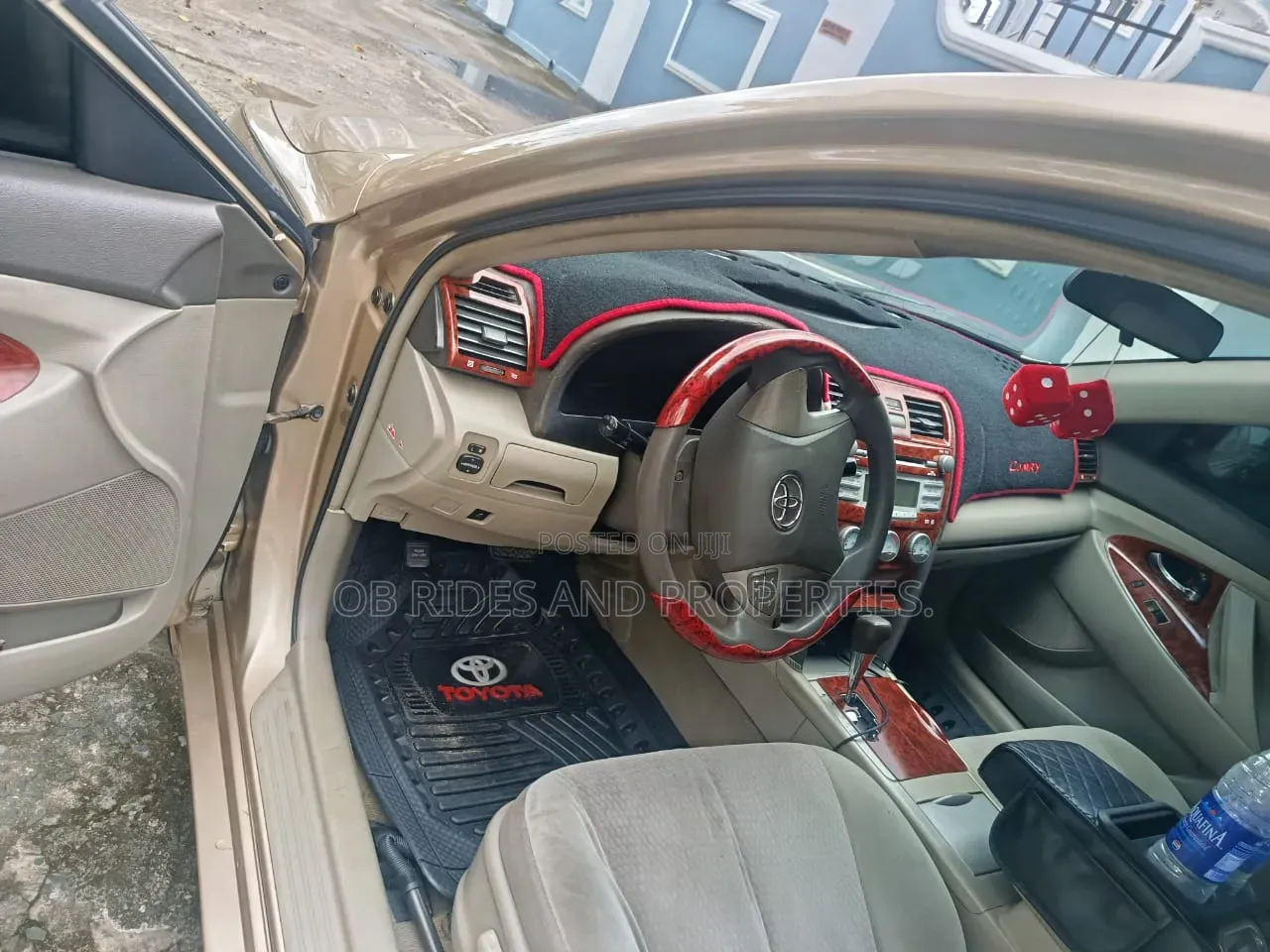 Toyota Camry 2011 Gold