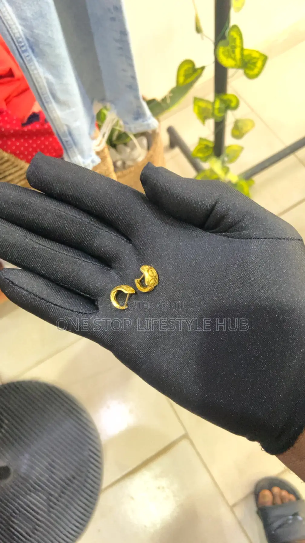 Elegant Pure Gold Stud Earrings - 22karat