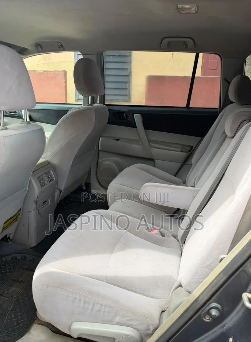 Toyota Highlander 2010 Gray