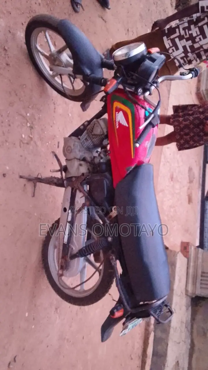 Honda 2009 Red