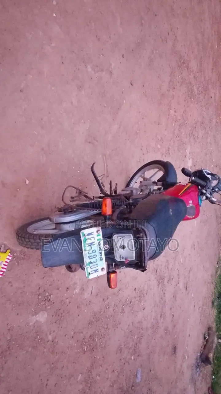 Honda 2009 Red