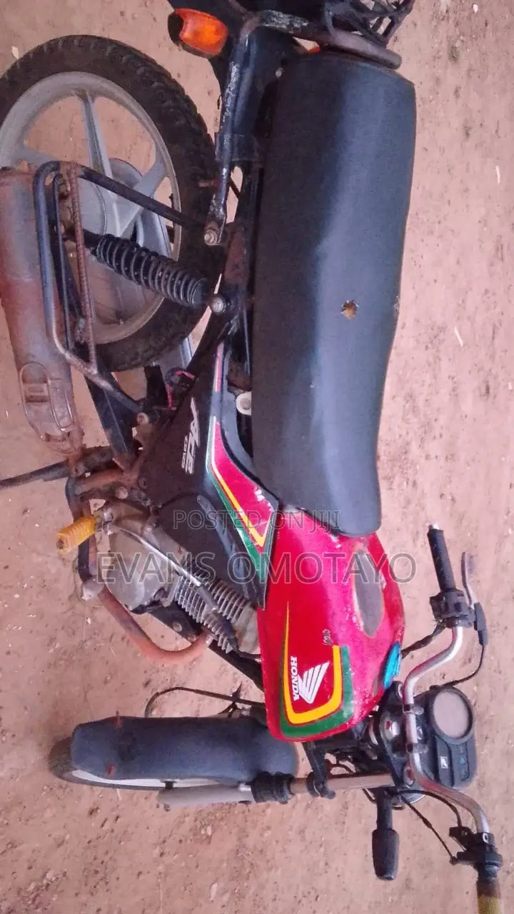 Honda 2009 Red