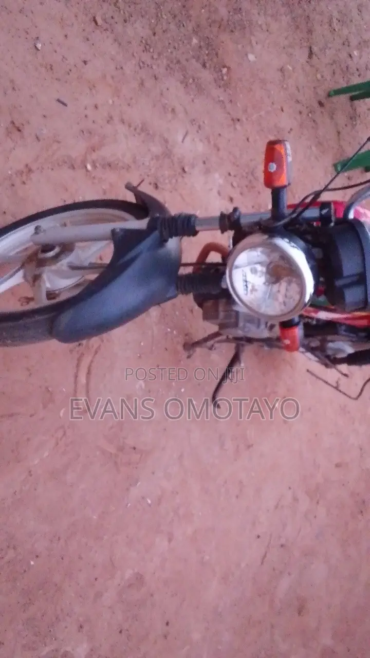 Honda 2009 Red