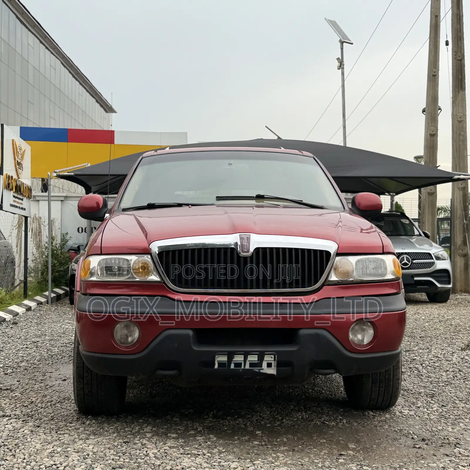 Lincoln Navigator 1998 Red