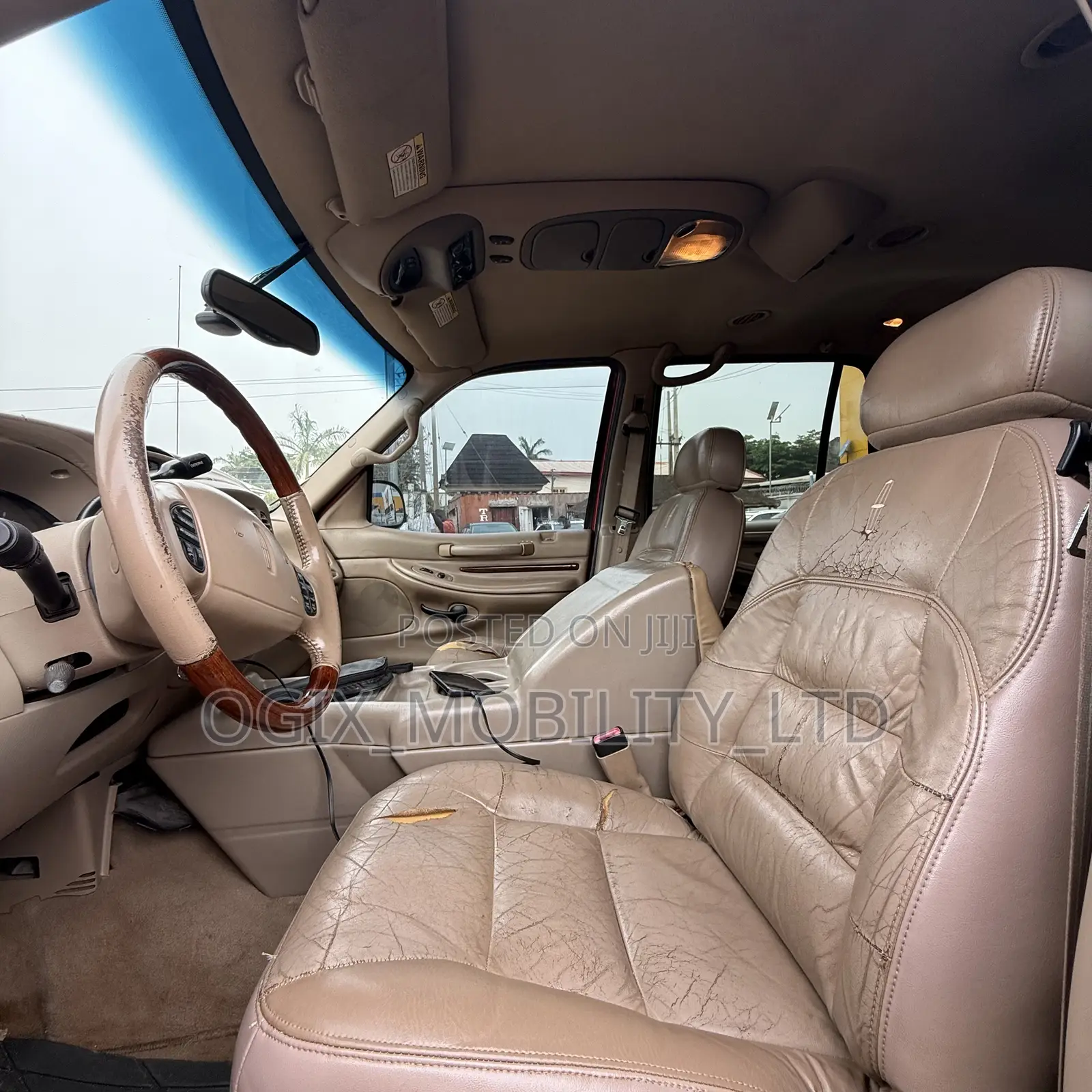 Lincoln Navigator 1998 Red