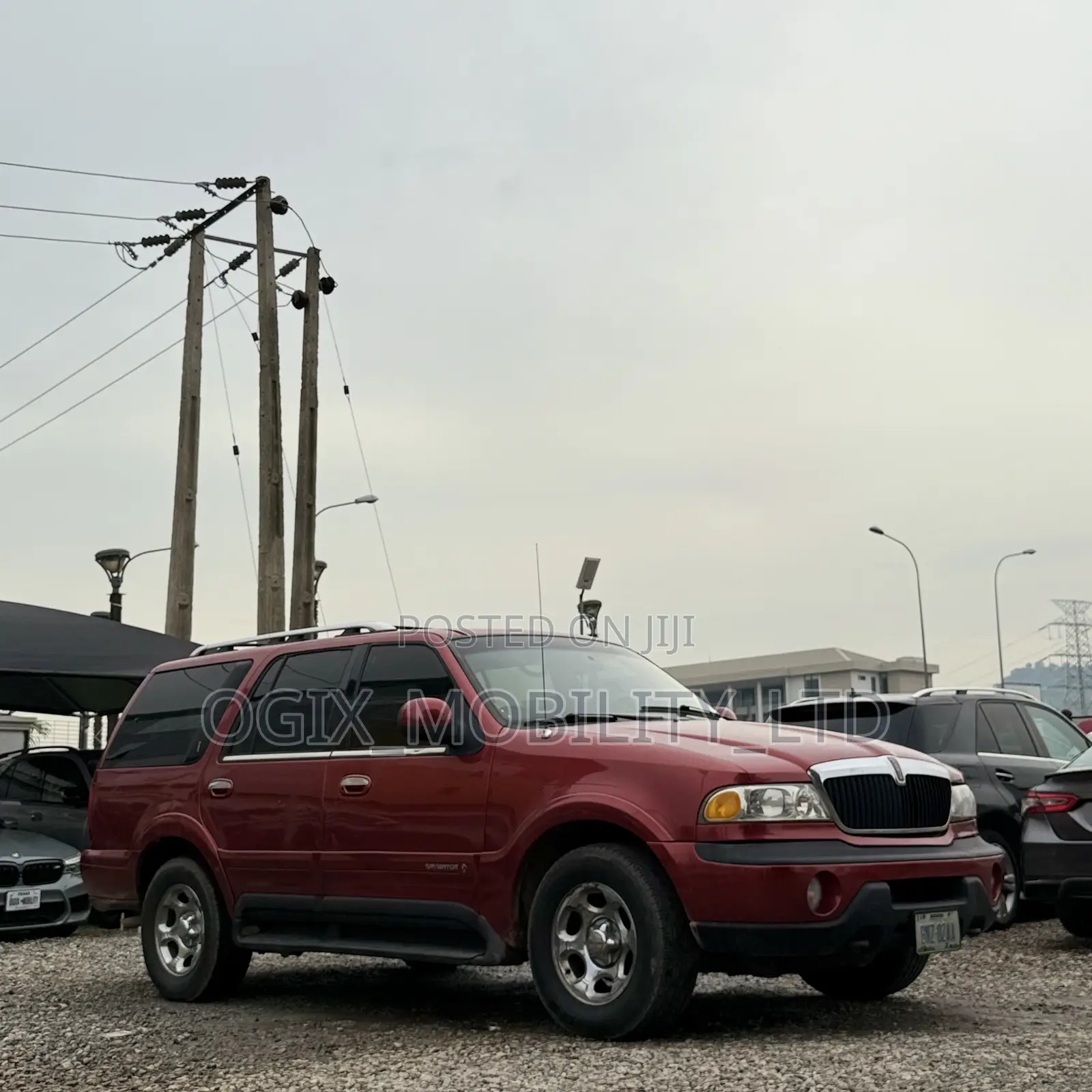 Lincoln Navigator 1998 Red