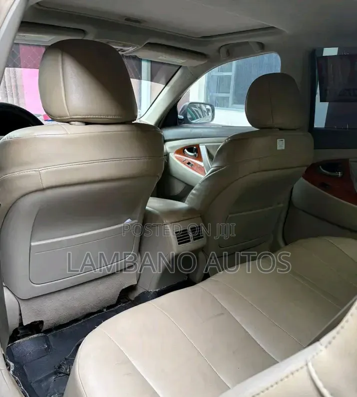 Toyota Camry 2011 Gold