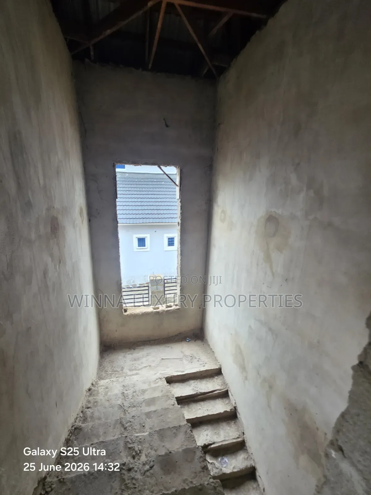 5bdrm Duplex in River Park Estate, Lugbe District for sale