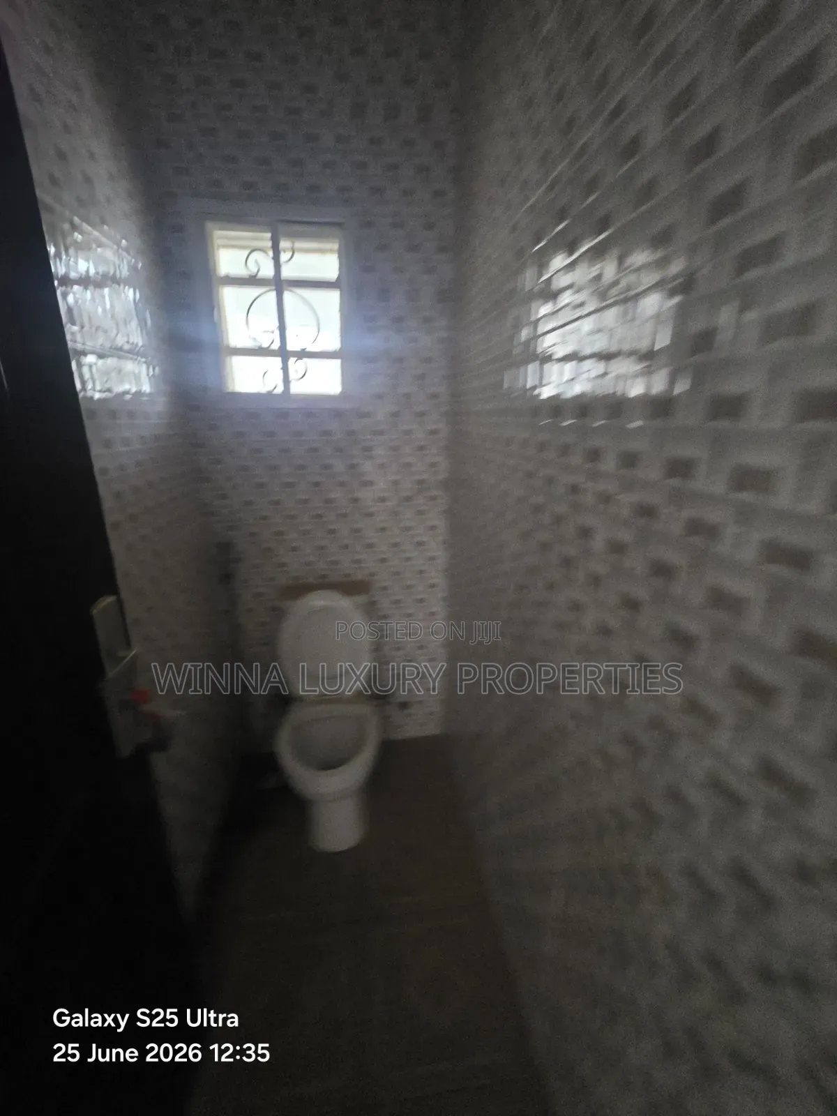 7bdrm Duplex in Pyakasa Axis, Lugbe District for rent