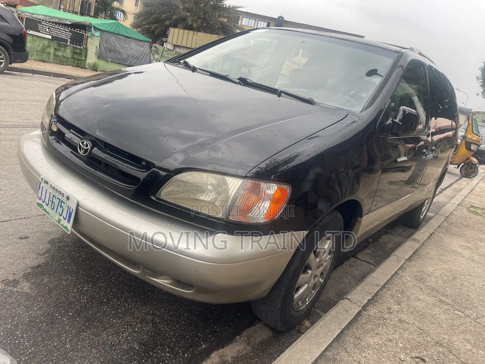 Toyota Sienna XLE 2001 Brown