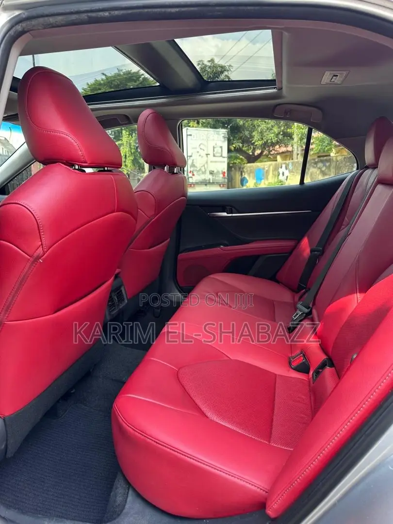 Toyota Camry XSE (2.5L 4cyl 8A) 2019 Silver