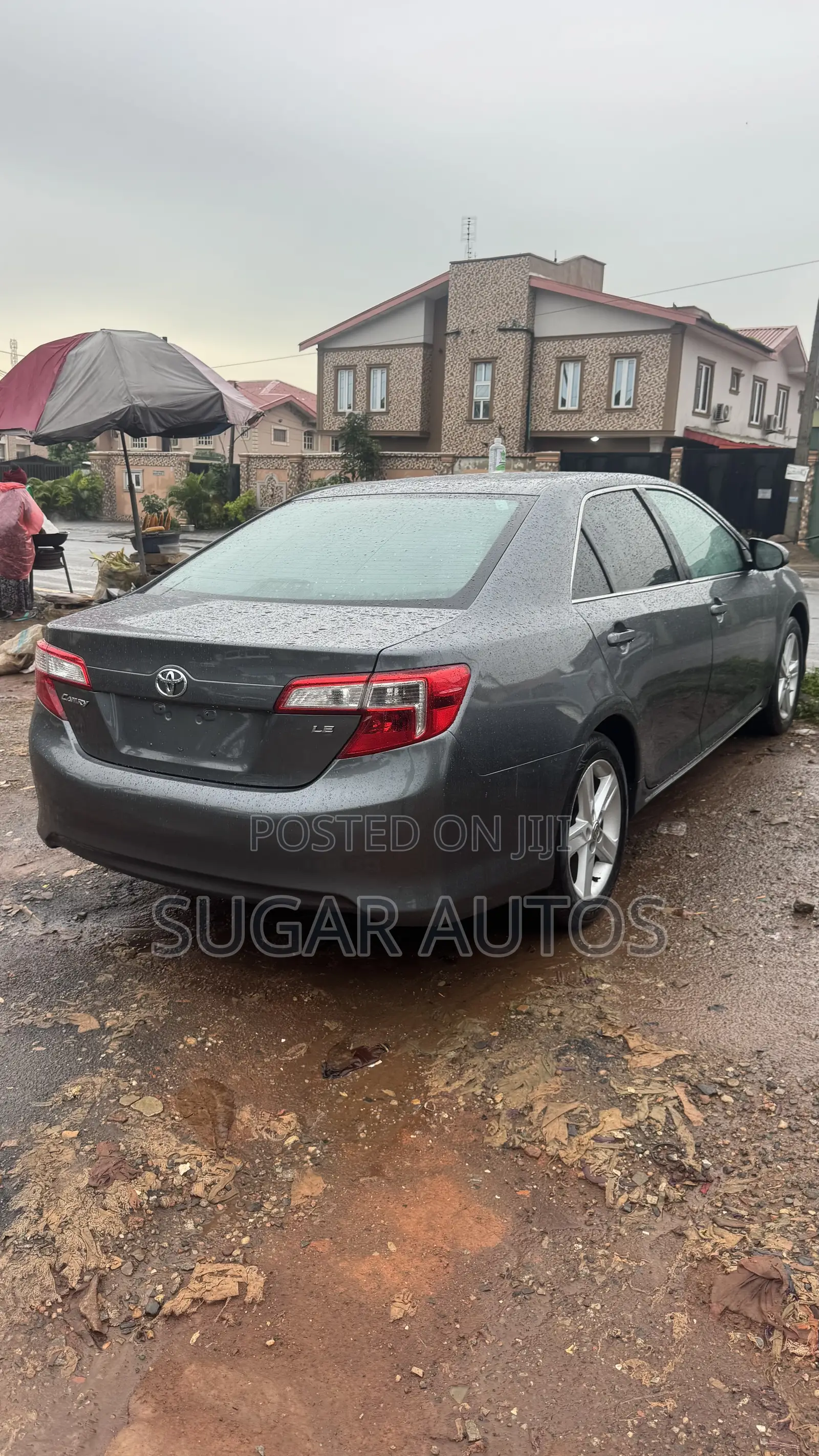 Toyota Camry LE 4dr Sedan (2.5L 4cyl 6A) 2012 Gray