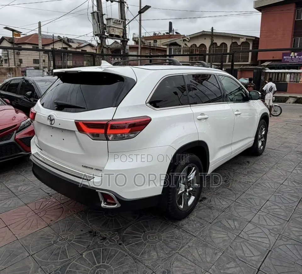 Toyota Highlander Limited Platinum 4x2 V6 (3.5L 6cyl 8A) 2018 White