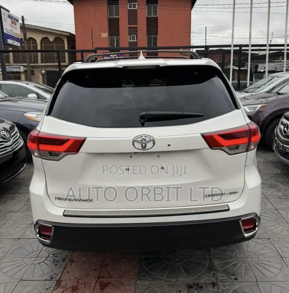 Toyota Highlander Limited Platinum 4x2 V6 (3.5L 6cyl 8A) 2018 White