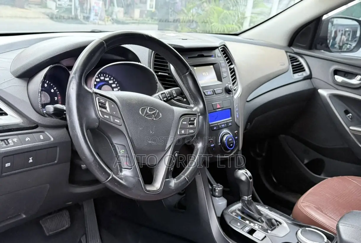 Hyundai Santa Fe Limited 4dr SUV AWD (3.3L 6cyl 6A) 2014 Black