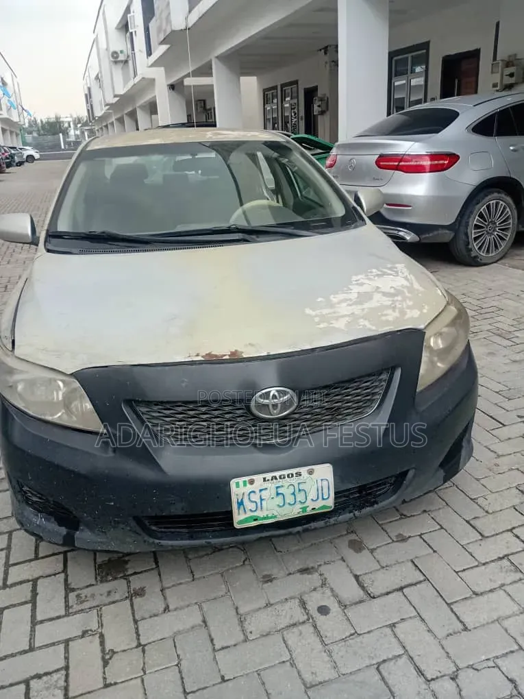 Toyota Corolla 2010 Silver