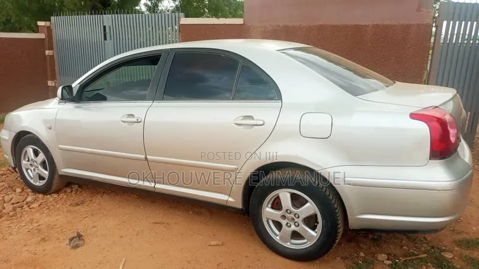Toyota Avensis 2006 Silver