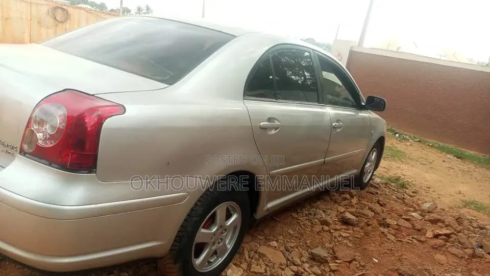 Toyota Avensis 2006 Silver