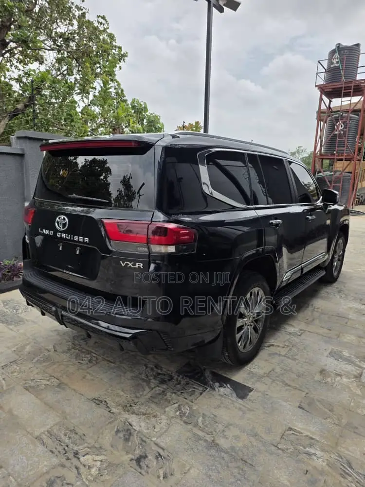 Toyota Land Cruiser 2024 Black