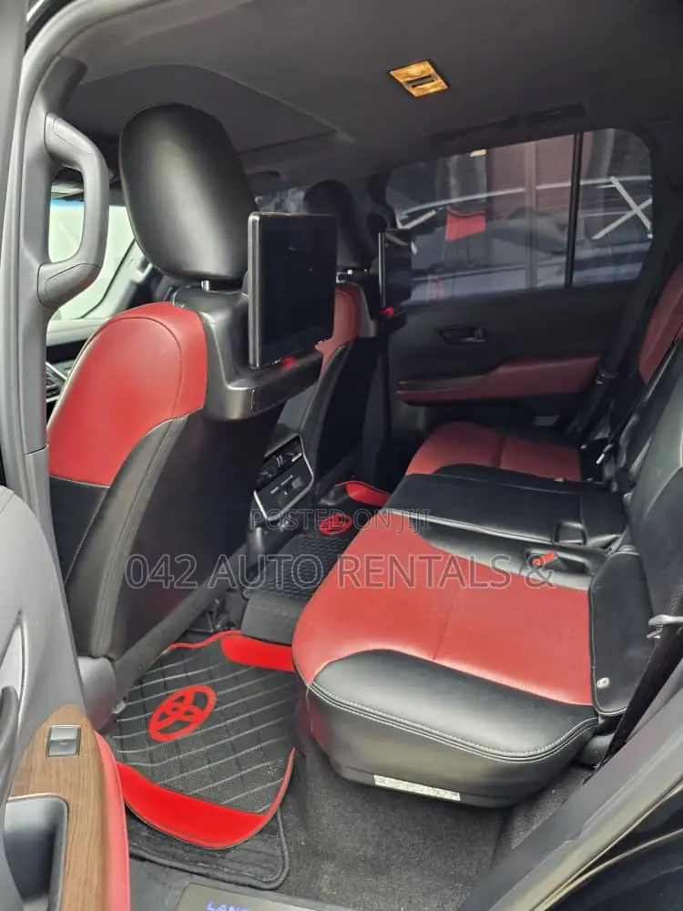 Toyota Land Cruiser 2024 Black