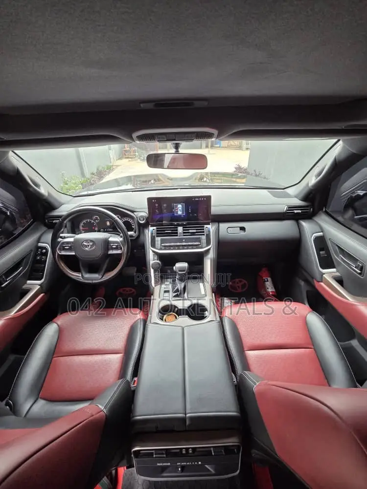 Toyota Land Cruiser 2024 Black