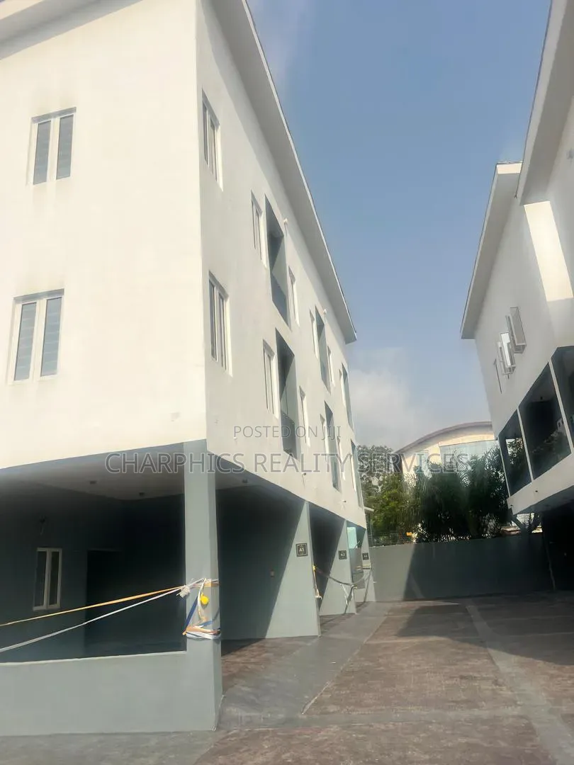 Furnished 4bdrm Duplex in Adeniyi Jones for rent