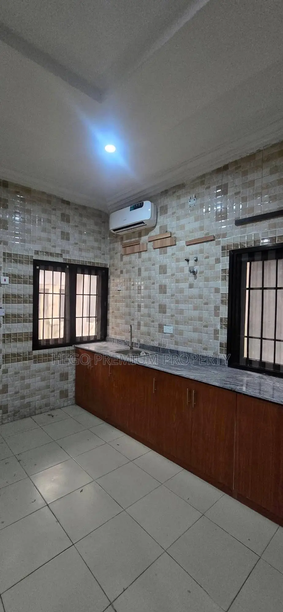6bdrm Duplex in Abacha Road, G.R.A, for rent