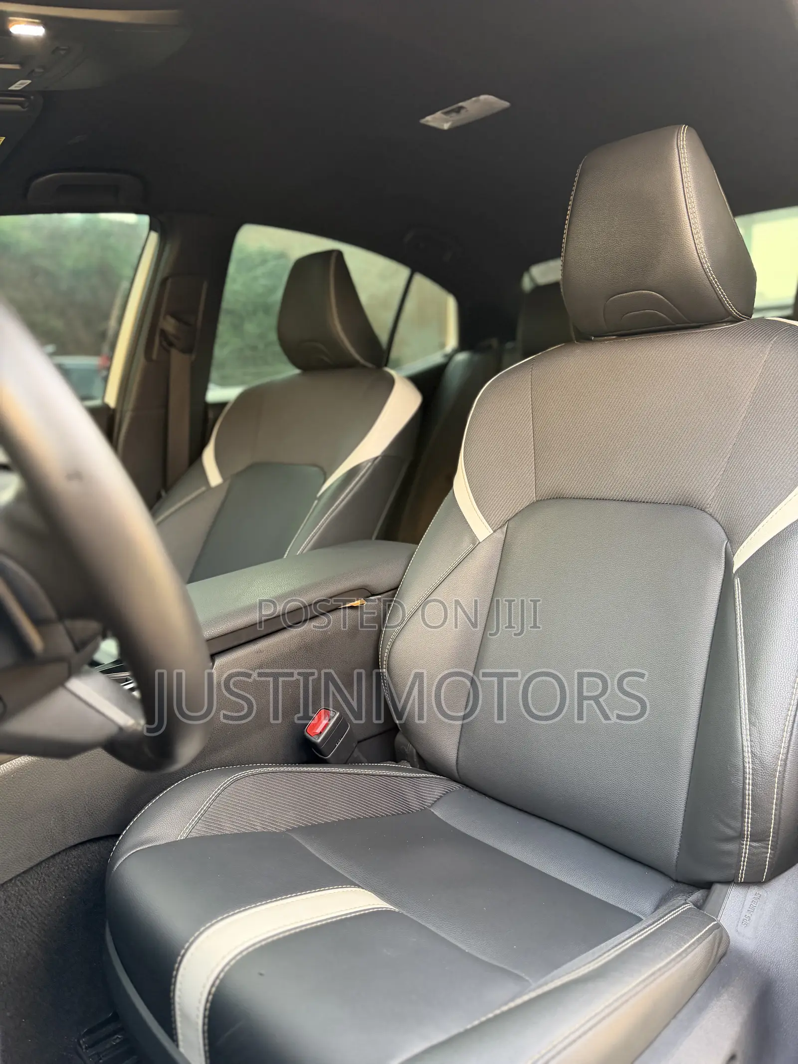 Toyota Camry SE 2025 White