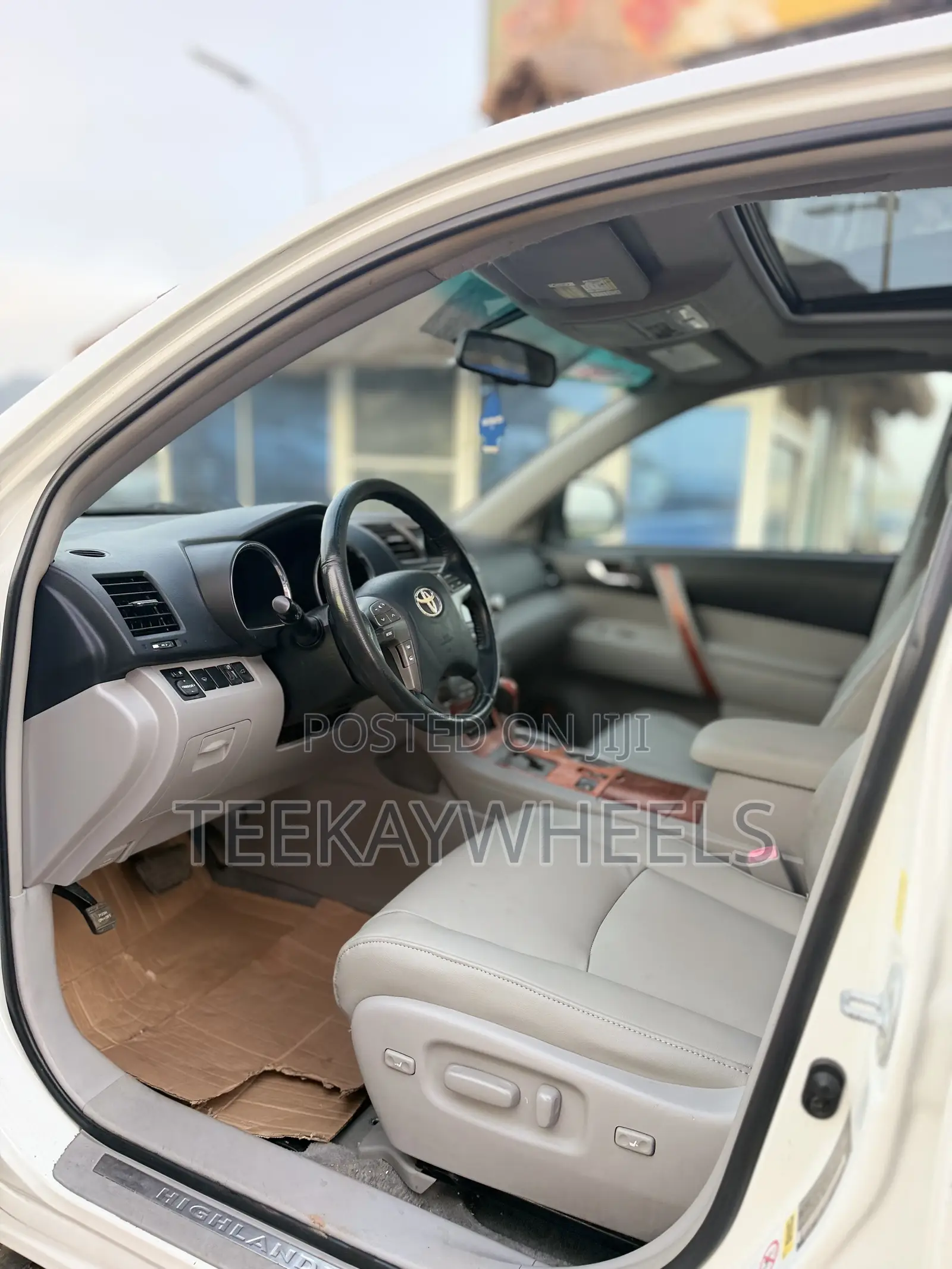 Toyota Highlander Limited 2011 White