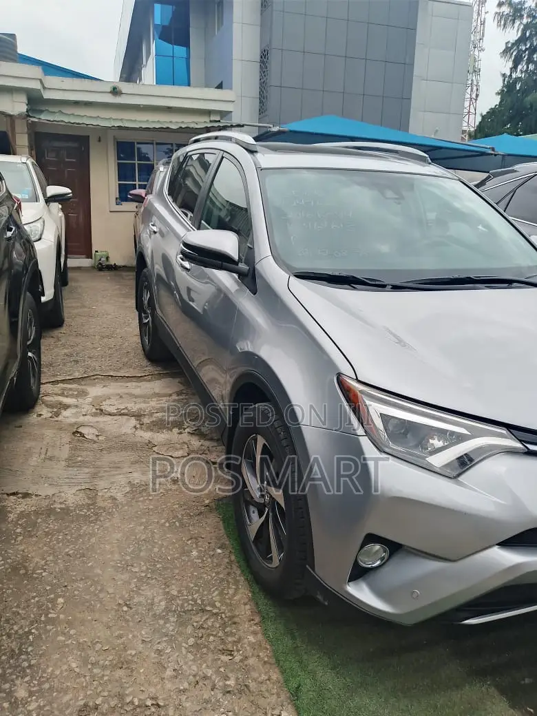 Toyota RAV4 Limited AWD (2.5L 4cyl 6A) 2016 Gray