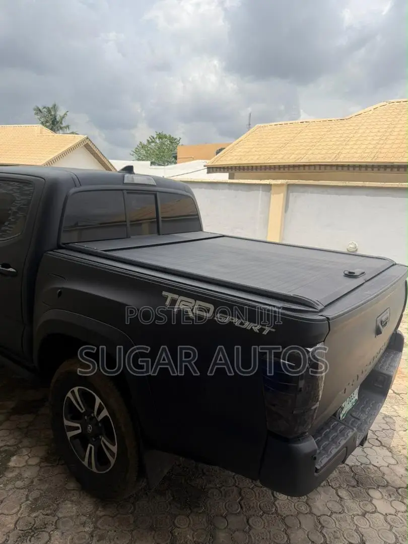 Toyota Tacoma 4dr Double Cab 2016 Black