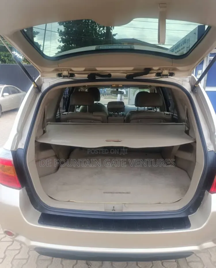 Toyota Highlander 2009 Gold