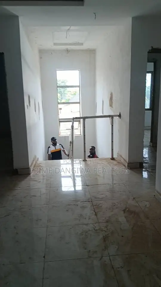5bdrm Duplex in Suncity Estate, Kaura for sale