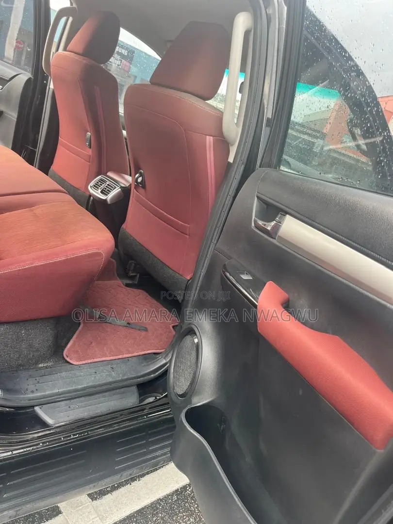 Toyota Hilux 2020 Black