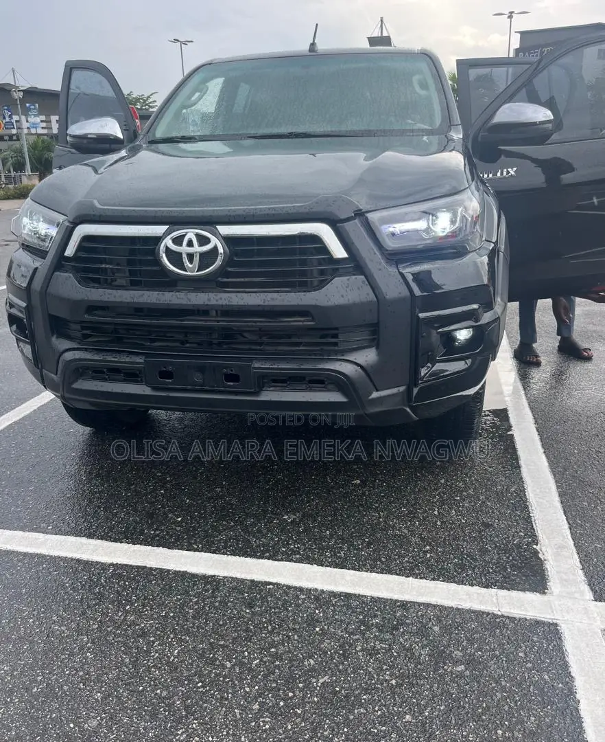 Toyota Hilux 2020 Black