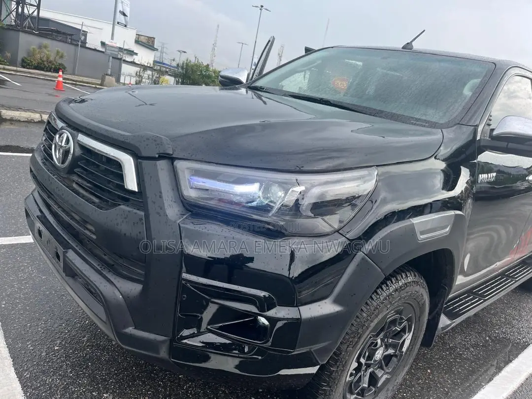 Toyota Hilux 2020 Black