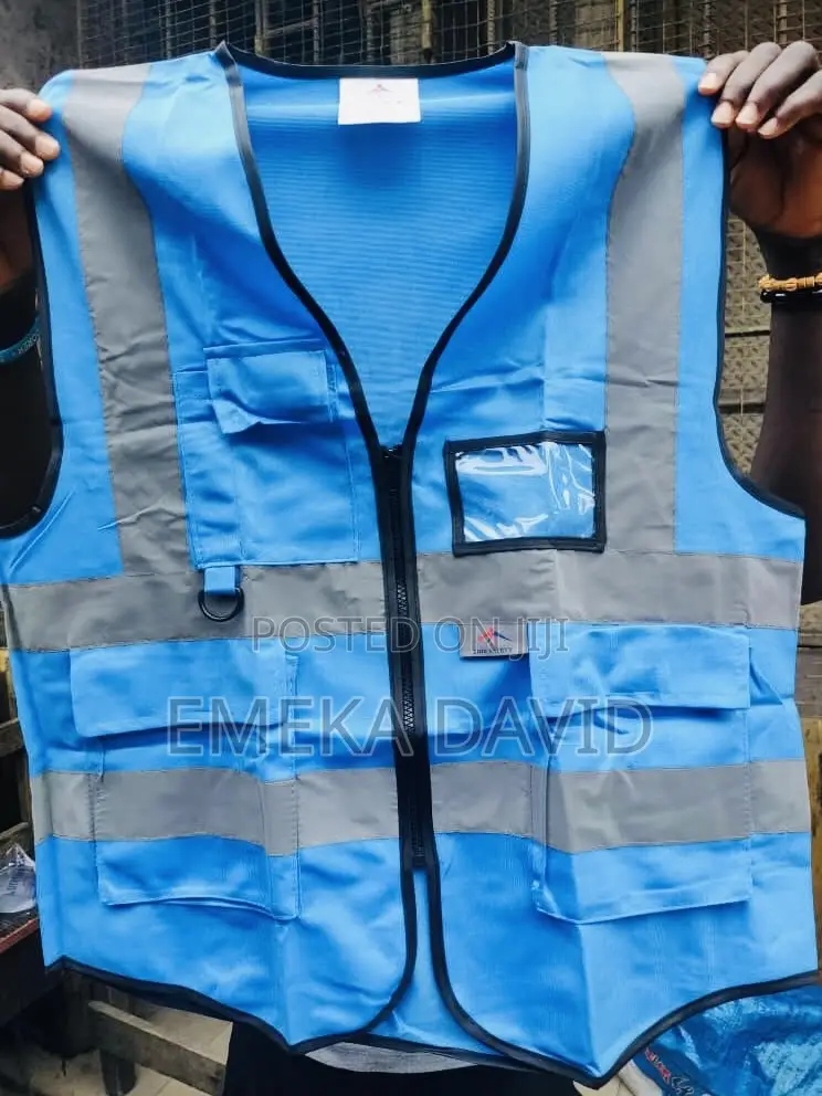 Unisex Adult Reflective Vest With Strips Multi-Pockets