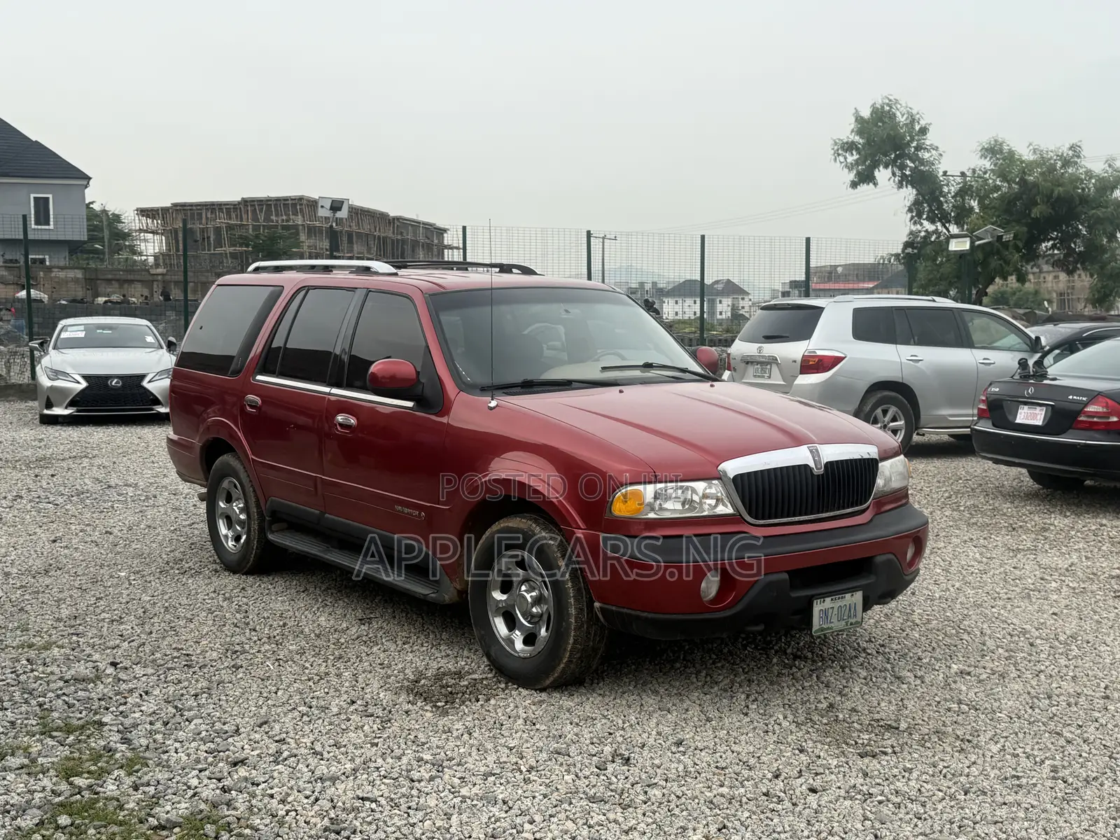 Lincoln Navigator Base 4x4 1998 Red