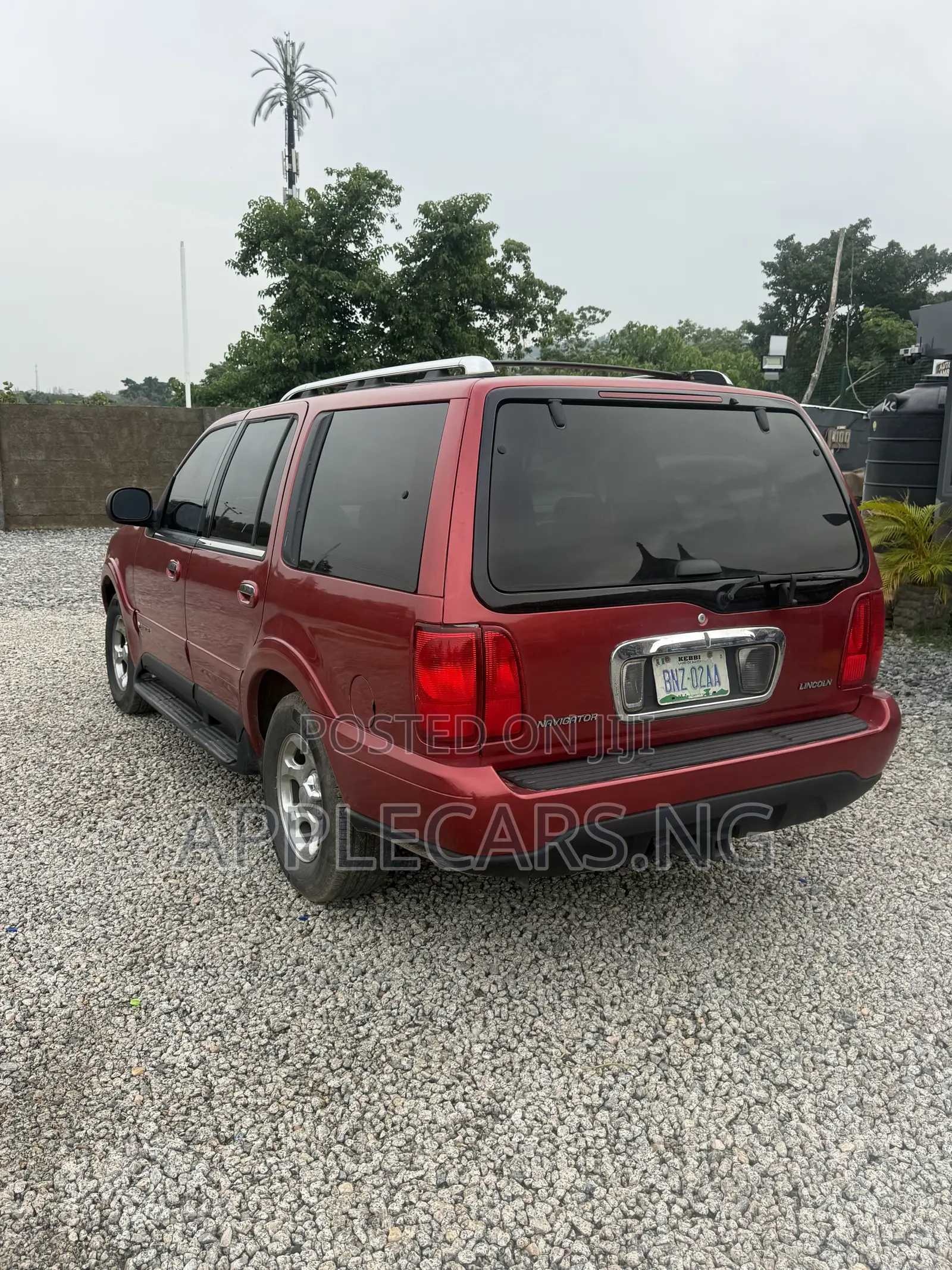 Lincoln Navigator Base 4x4 1998 Red