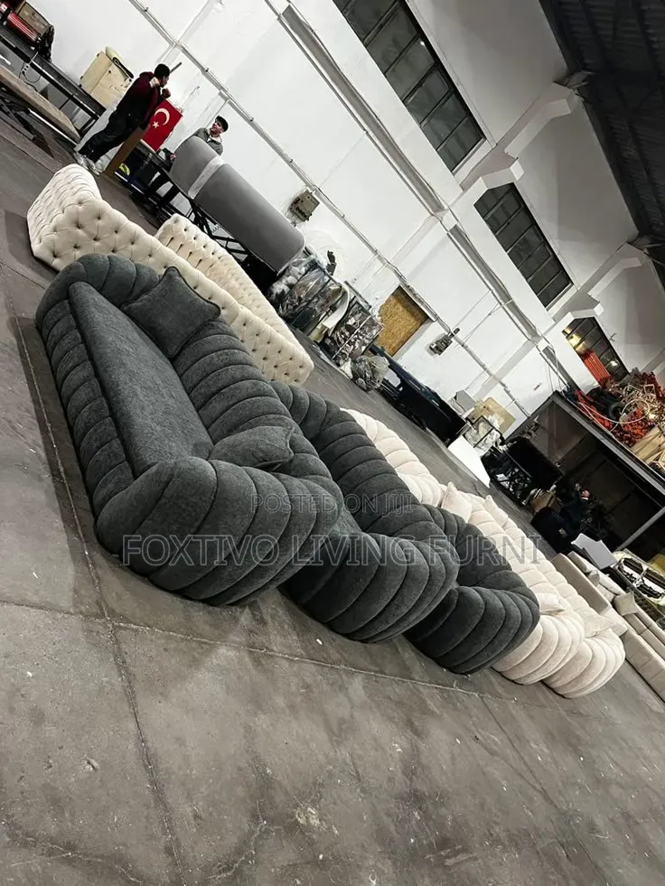 Luxurious 7 Seater Quality Sofas, Plus Free Center Table and Pillows