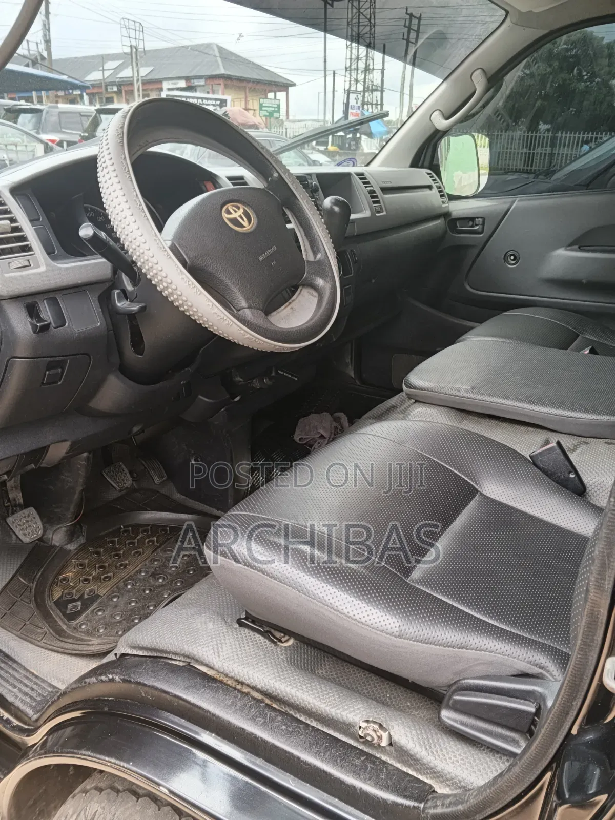 Toyota HiAce SV Premium 2013 Black