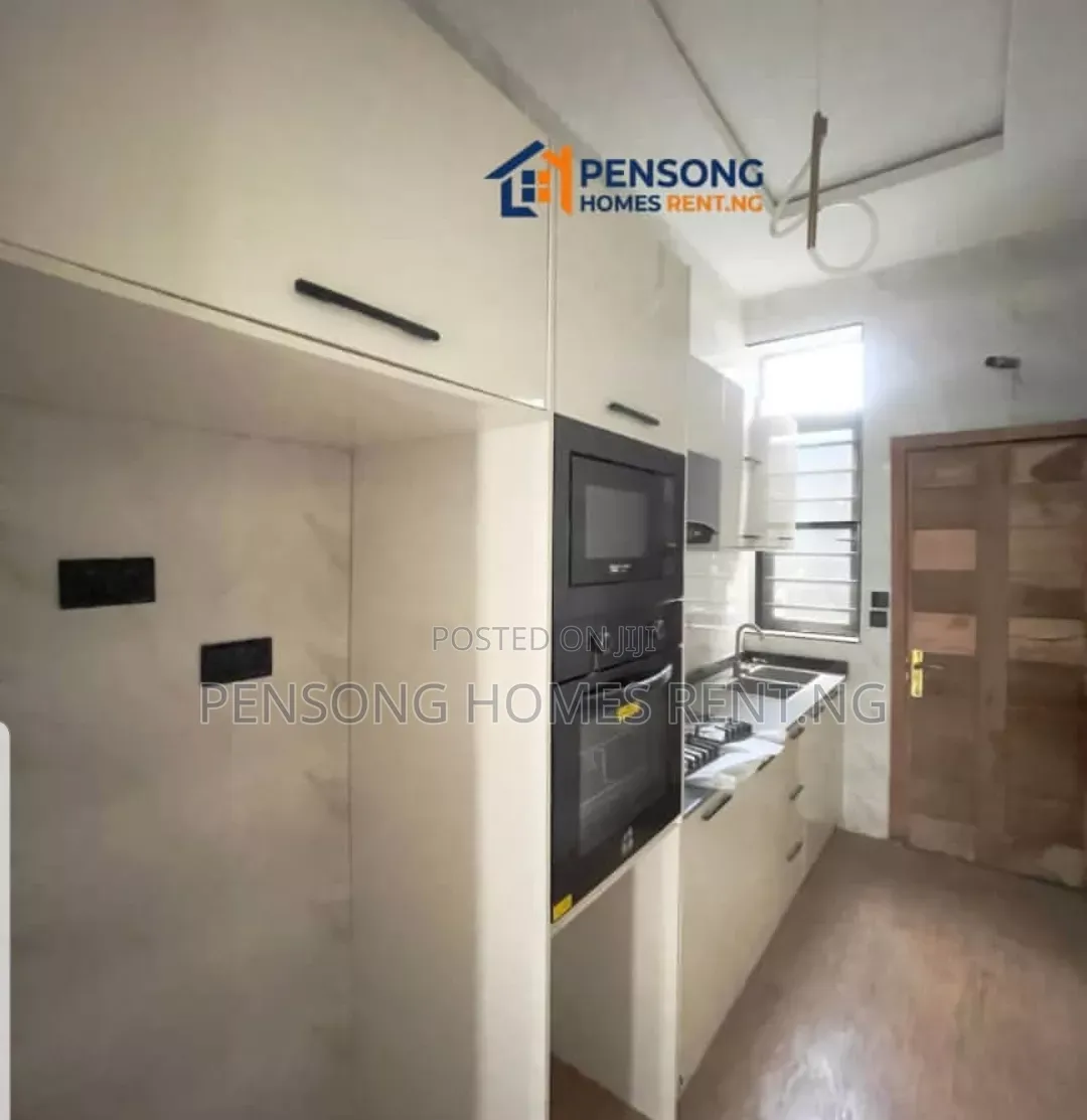 3bdrm Duplex in Chevron Tall Gate for rent