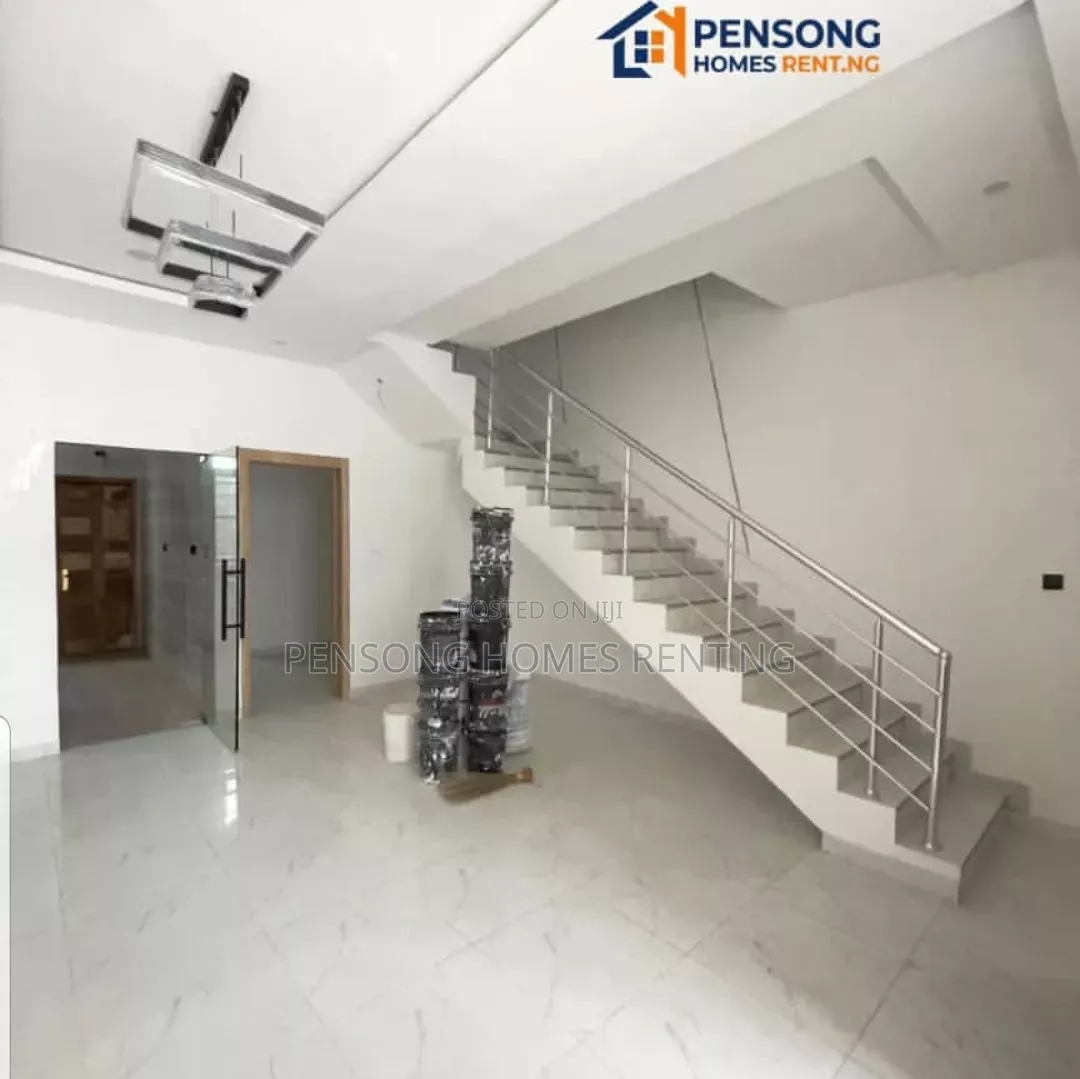 3bdrm Duplex in Chevron Tall Gate for rent