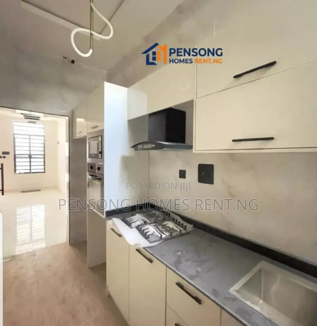 3bdrm Duplex in Chevron Tall Gate for rent